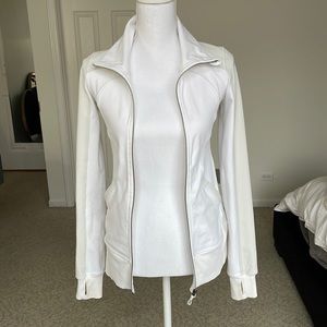 Lululemon white zip-up, fitted jacket. LULU SIZE 6